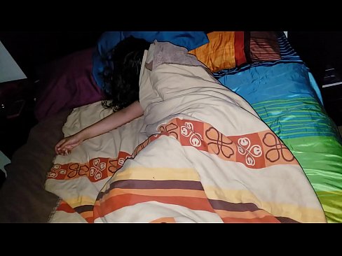 ❤️ 继子在年轻的继母睡觉时责骂她 ❤️ Porno vk️❤